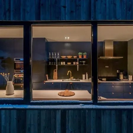 Lofoten Sea House Villa